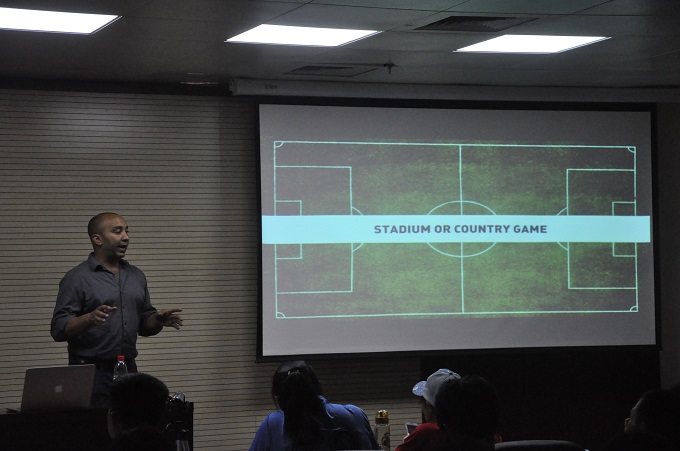 外教下午理论课 (6).JPG