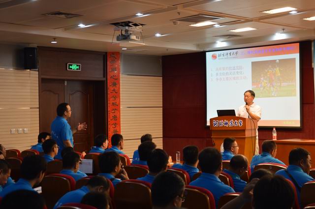 与学员进行互动